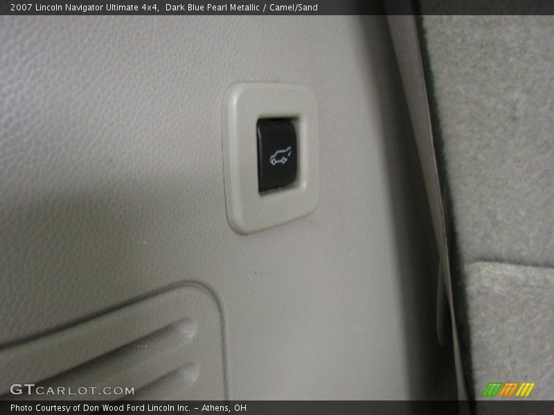 Dark Blue Pearl Metallic / Camel/Sand 2007 Lincoln Navigator Ultimate 4x4