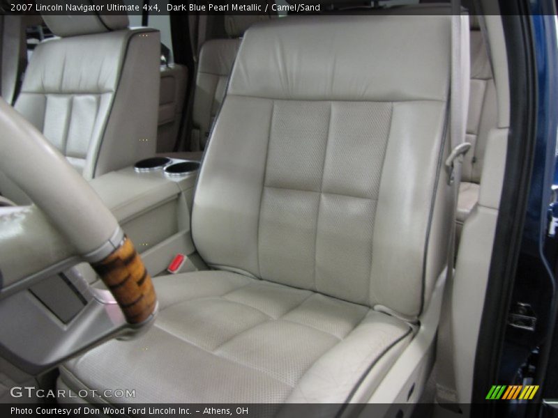 Front Seat of 2007 Navigator Ultimate 4x4