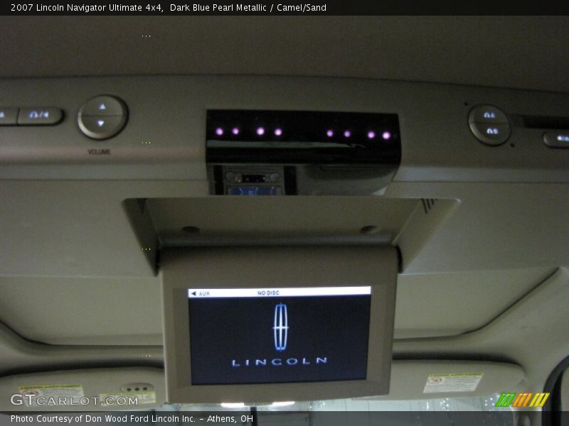 Entertainment System of 2007 Navigator Ultimate 4x4