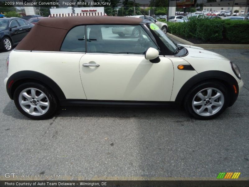 Pepper White / Black/Grey 2009 Mini Cooper Convertible