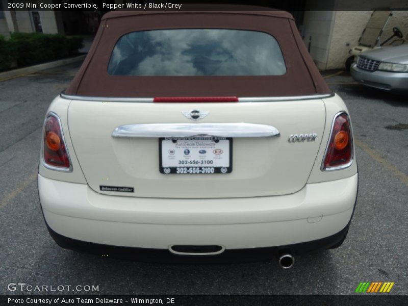 Pepper White / Black/Grey 2009 Mini Cooper Convertible