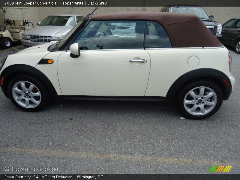 Pepper White / Black/Grey 2009 Mini Cooper Convertible