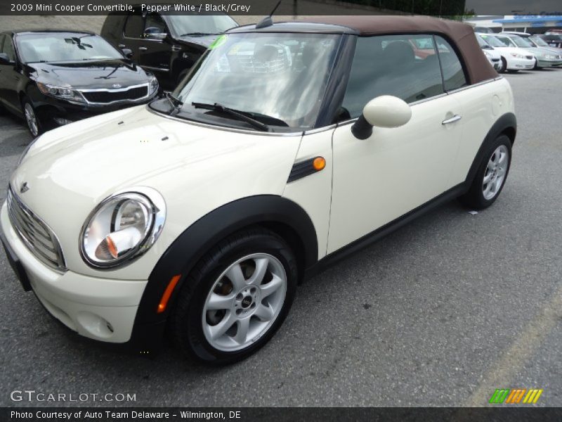 Pepper White / Black/Grey 2009 Mini Cooper Convertible