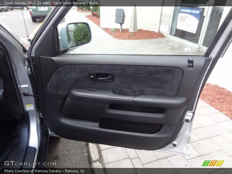 Satin Silver Metallic / Black 2005 Honda CR-V EX 4WD