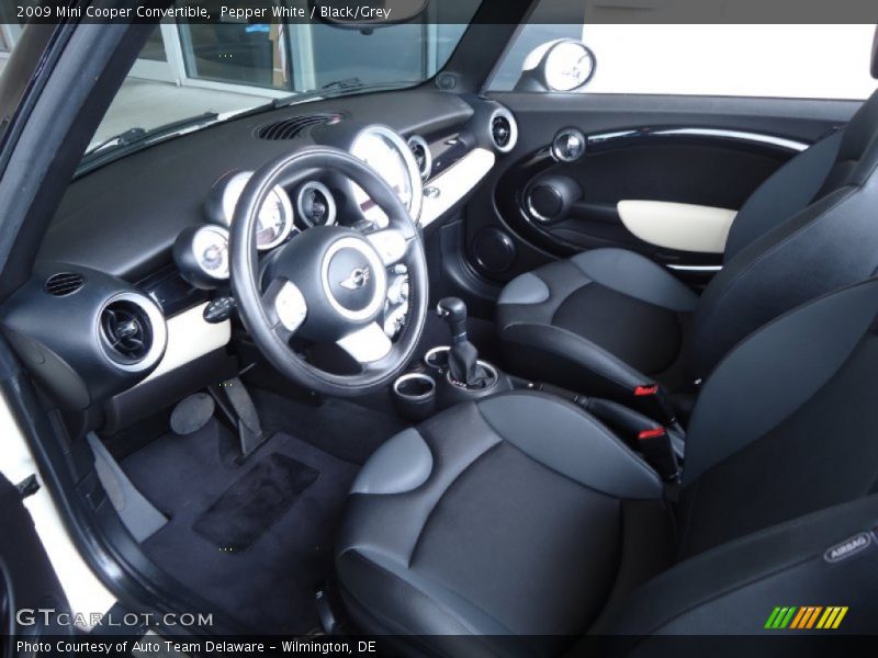 Pepper White / Black/Grey 2009 Mini Cooper Convertible