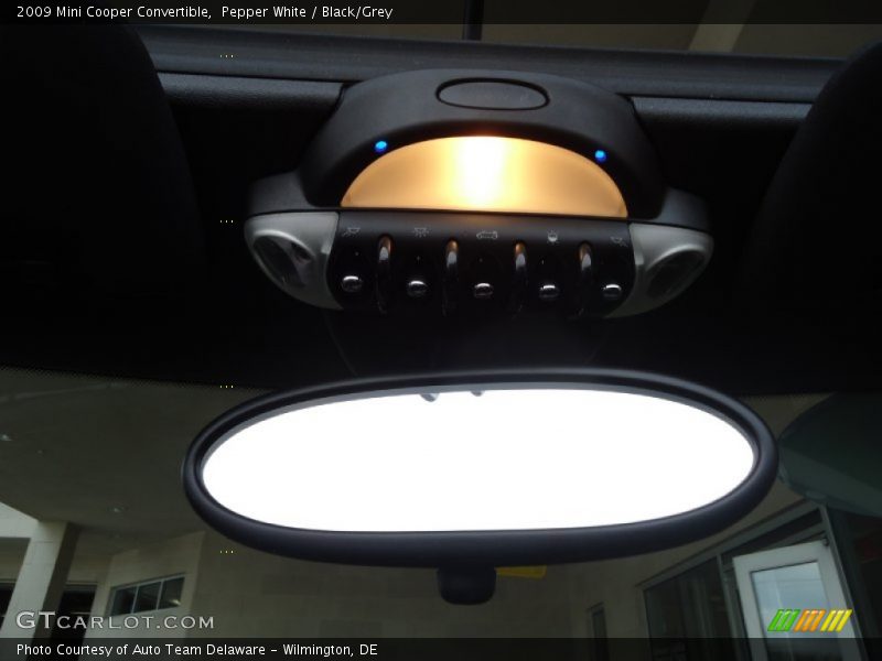 Pepper White / Black/Grey 2009 Mini Cooper Convertible