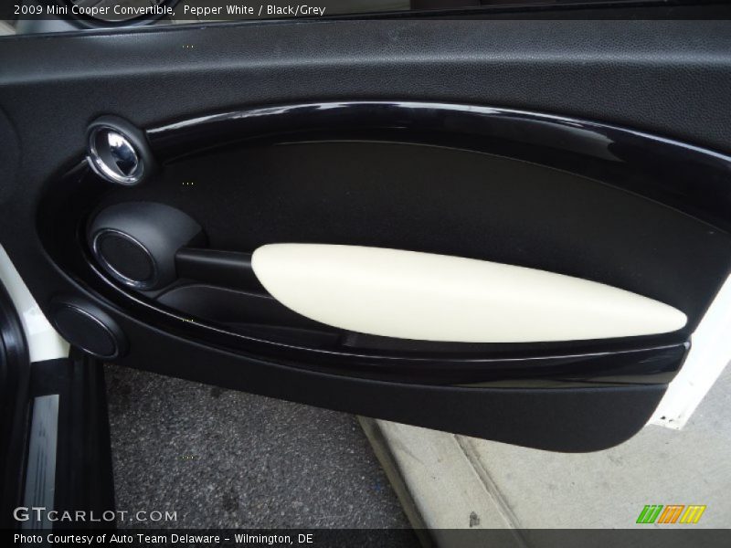 Pepper White / Black/Grey 2009 Mini Cooper Convertible