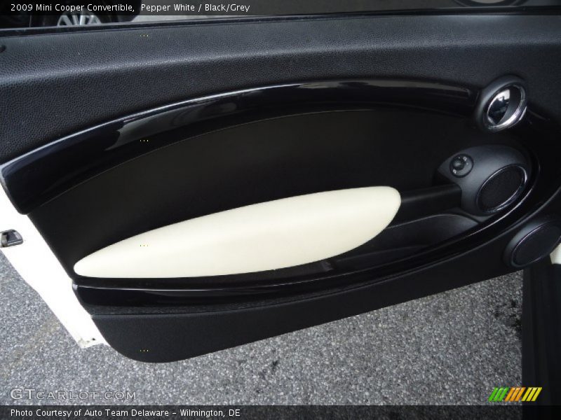 Pepper White / Black/Grey 2009 Mini Cooper Convertible