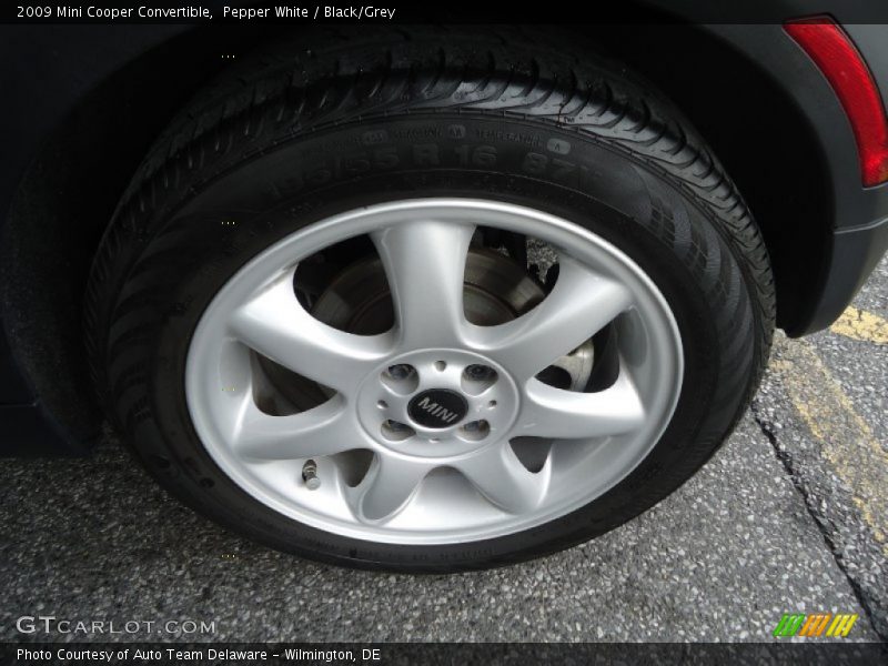 Pepper White / Black/Grey 2009 Mini Cooper Convertible
