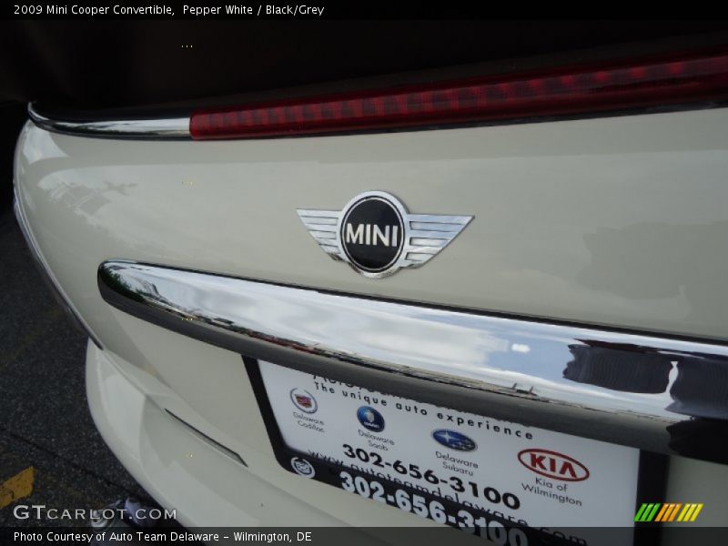 Pepper White / Black/Grey 2009 Mini Cooper Convertible