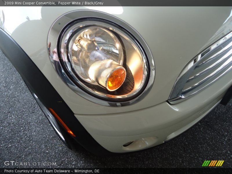 Pepper White / Black/Grey 2009 Mini Cooper Convertible