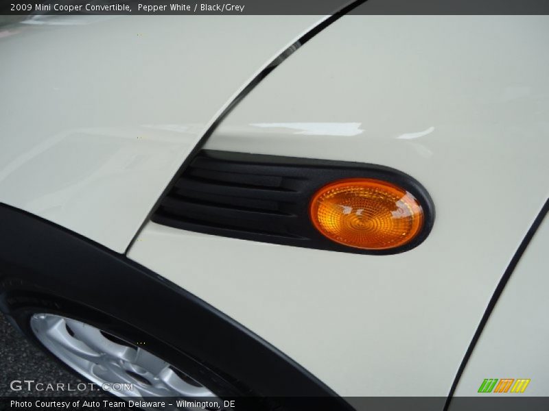 Pepper White / Black/Grey 2009 Mini Cooper Convertible