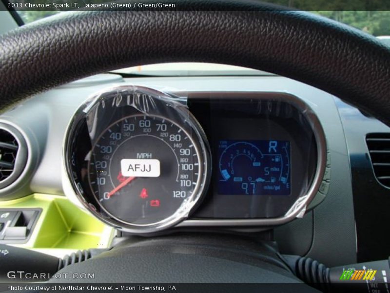 Jalapeno (Green) / Green/Green 2013 Chevrolet Spark LT