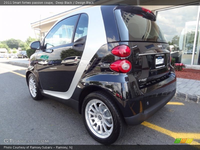 Deep Black / Design Black 2011 Smart fortwo passion coupe