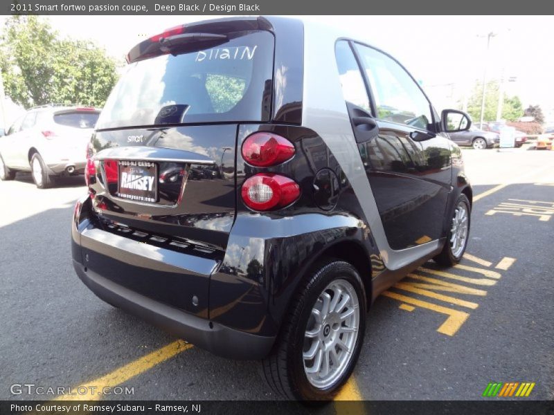 Deep Black / Design Black 2011 Smart fortwo passion coupe