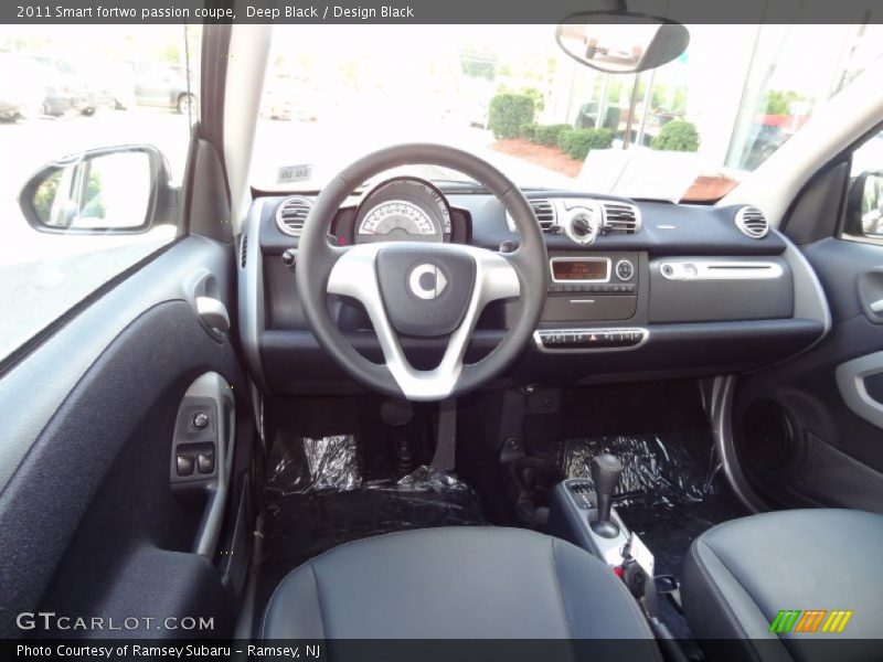 Deep Black / Design Black 2011 Smart fortwo passion coupe