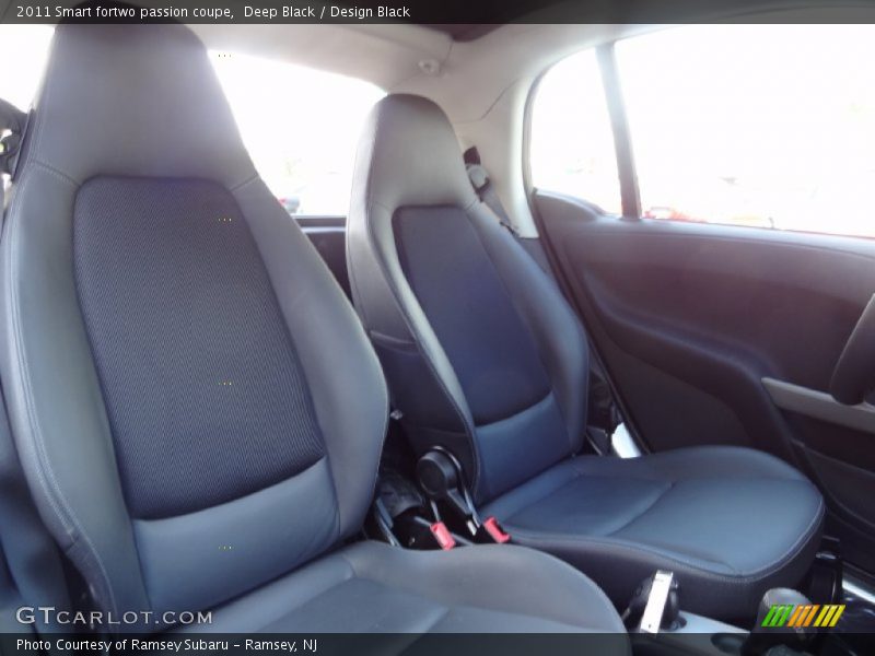 Deep Black / Design Black 2011 Smart fortwo passion coupe