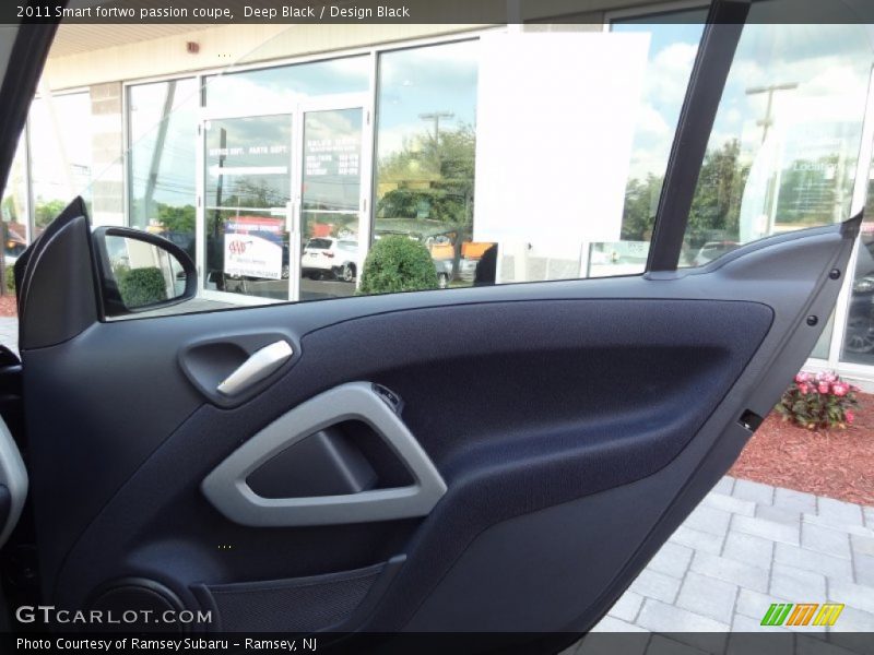 Deep Black / Design Black 2011 Smart fortwo passion coupe