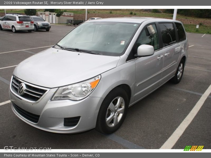 Mercury Sliver Metallic / Aero Grey 2009 Volkswagen Routan SE