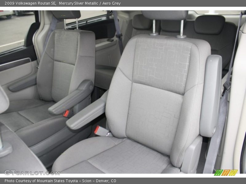 Mercury Sliver Metallic / Aero Grey 2009 Volkswagen Routan SE