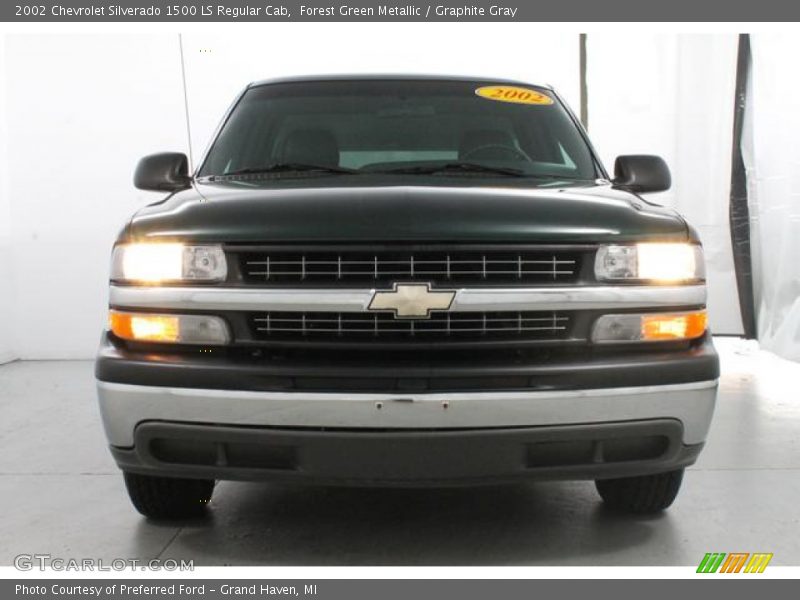 Forest Green Metallic / Graphite Gray 2002 Chevrolet Silverado 1500 LS Regular Cab