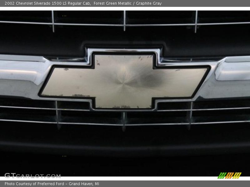 Forest Green Metallic / Graphite Gray 2002 Chevrolet Silverado 1500 LS Regular Cab
