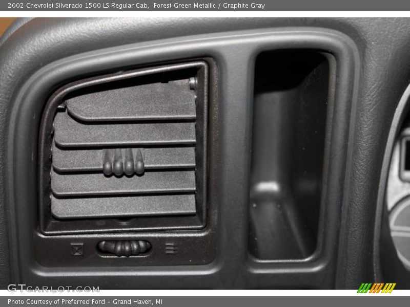 Forest Green Metallic / Graphite Gray 2002 Chevrolet Silverado 1500 LS Regular Cab
