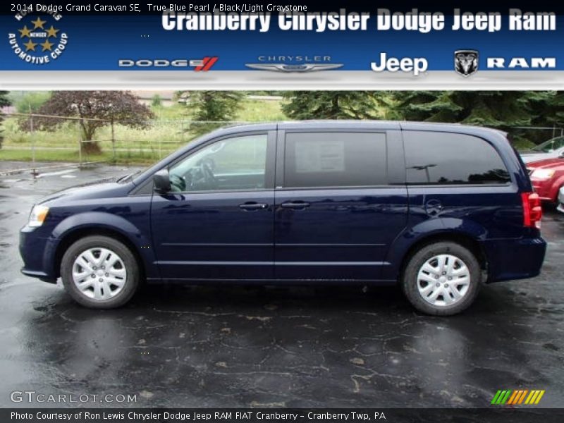 True Blue Pearl / Black/Light Graystone 2014 Dodge Grand Caravan SE