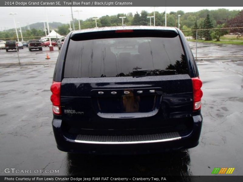 True Blue Pearl / Black/Light Graystone 2014 Dodge Grand Caravan SE