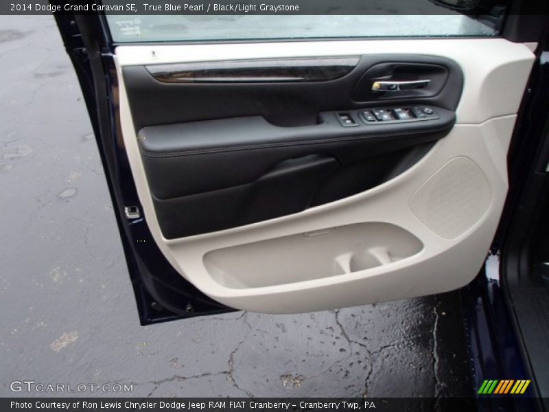 True Blue Pearl / Black/Light Graystone 2014 Dodge Grand Caravan SE