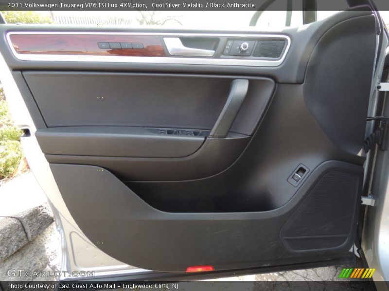 Cool Silver Metallic / Black Anthracite 2011 Volkswagen Touareg VR6 FSI Lux 4XMotion