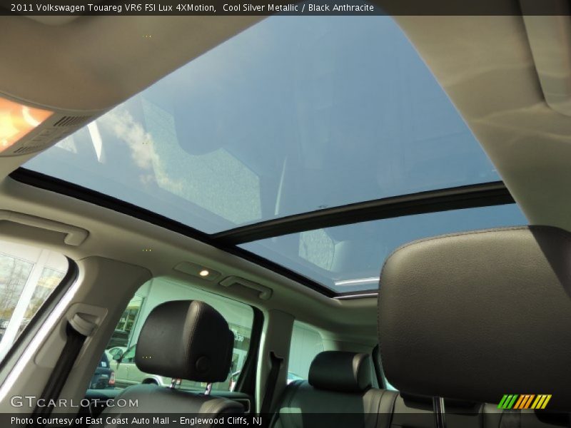 Cool Silver Metallic / Black Anthracite 2011 Volkswagen Touareg VR6 FSI Lux 4XMotion