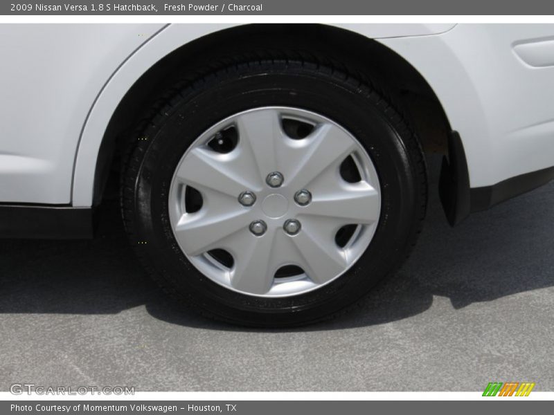 Fresh Powder / Charcoal 2009 Nissan Versa 1.8 S Hatchback