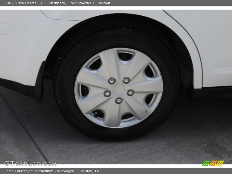 Fresh Powder / Charcoal 2009 Nissan Versa 1.8 S Hatchback