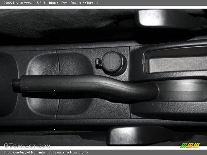 Fresh Powder / Charcoal 2009 Nissan Versa 1.8 S Hatchback