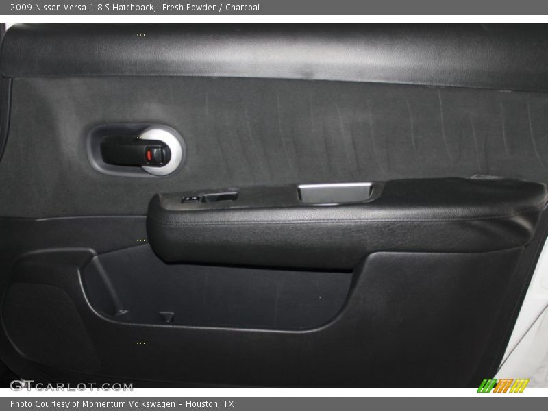 Fresh Powder / Charcoal 2009 Nissan Versa 1.8 S Hatchback