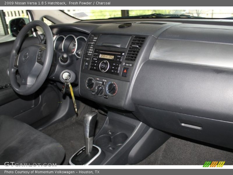 Fresh Powder / Charcoal 2009 Nissan Versa 1.8 S Hatchback