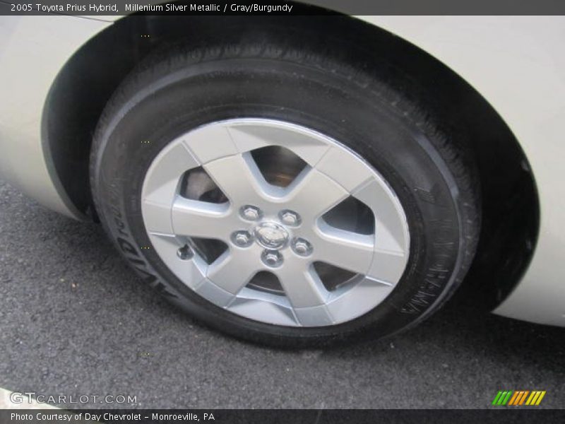 Millenium Silver Metallic / Gray/Burgundy 2005 Toyota Prius Hybrid