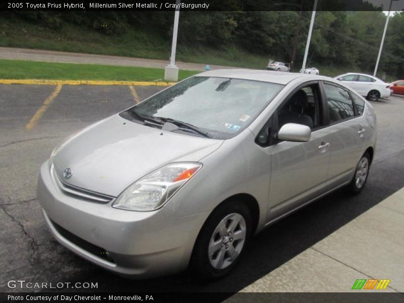 Millenium Silver Metallic / Gray/Burgundy 2005 Toyota Prius Hybrid