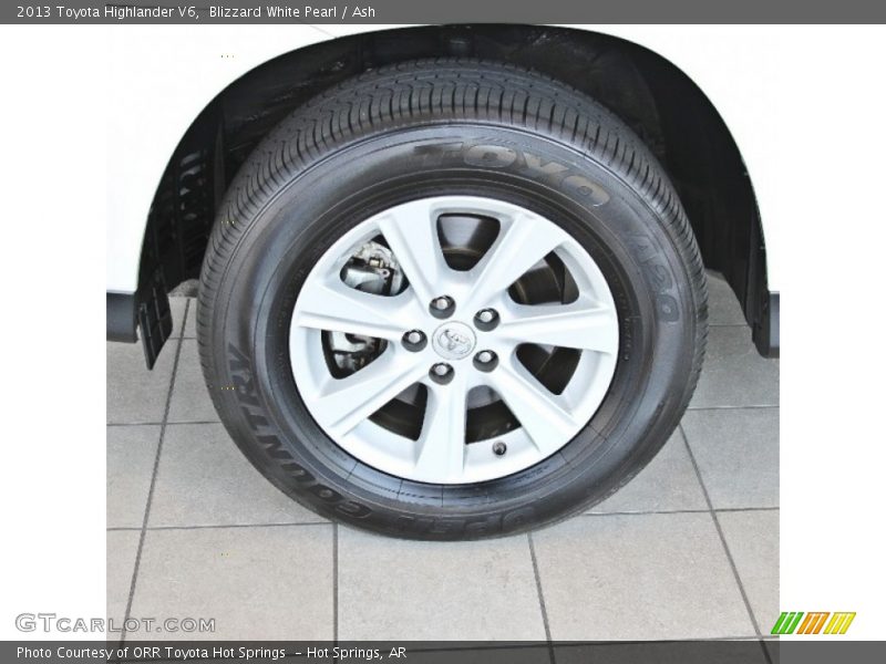 Blizzard White Pearl / Ash 2013 Toyota Highlander V6