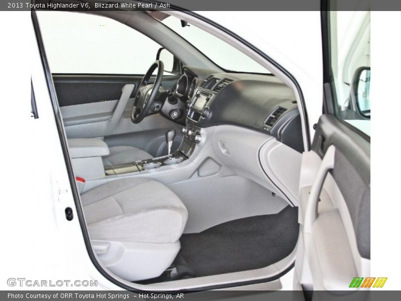 Blizzard White Pearl / Ash 2013 Toyota Highlander V6