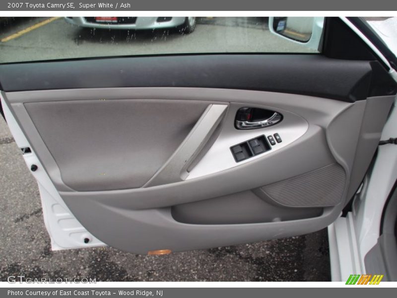 Super White / Ash 2007 Toyota Camry SE