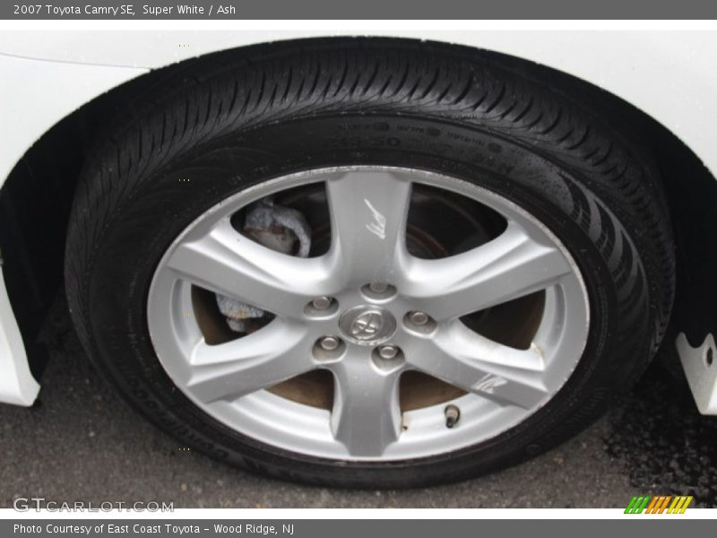 Super White / Ash 2007 Toyota Camry SE