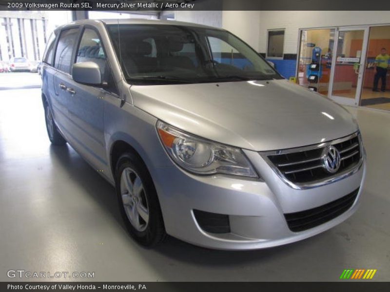Mercury Sliver Metallic / Aero Grey 2009 Volkswagen Routan SEL