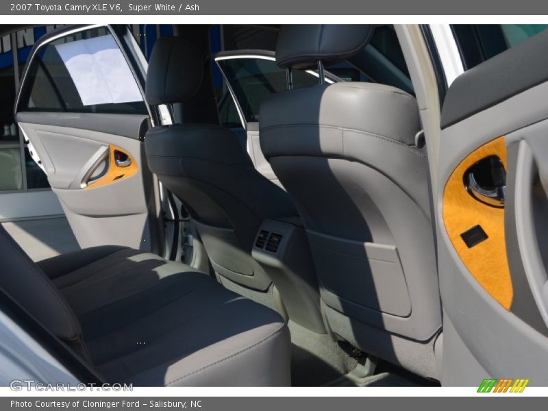 Super White / Ash 2007 Toyota Camry XLE V6