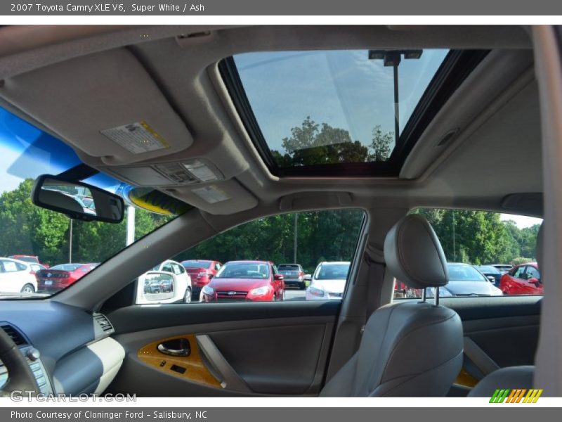 Super White / Ash 2007 Toyota Camry XLE V6
