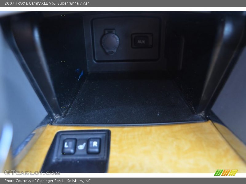 Super White / Ash 2007 Toyota Camry XLE V6
