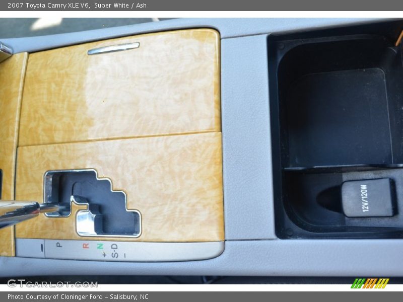 Super White / Ash 2007 Toyota Camry XLE V6