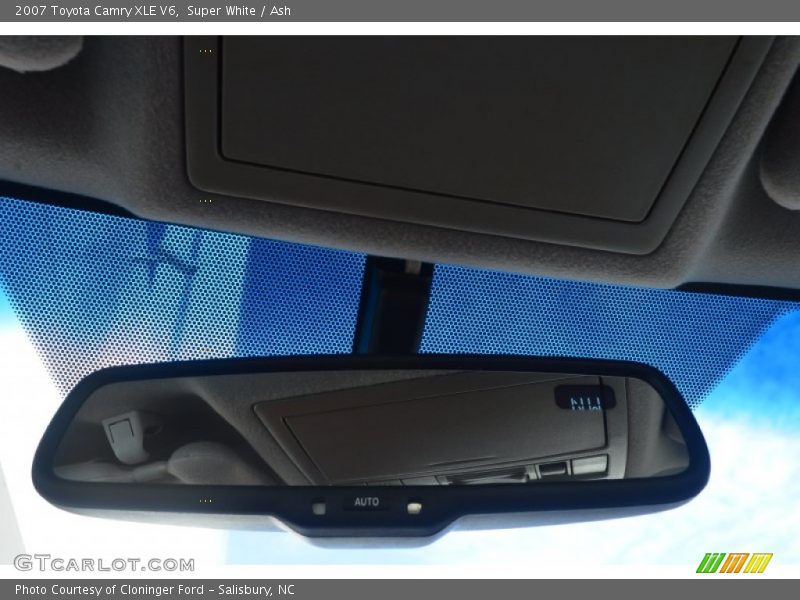 Super White / Ash 2007 Toyota Camry XLE V6