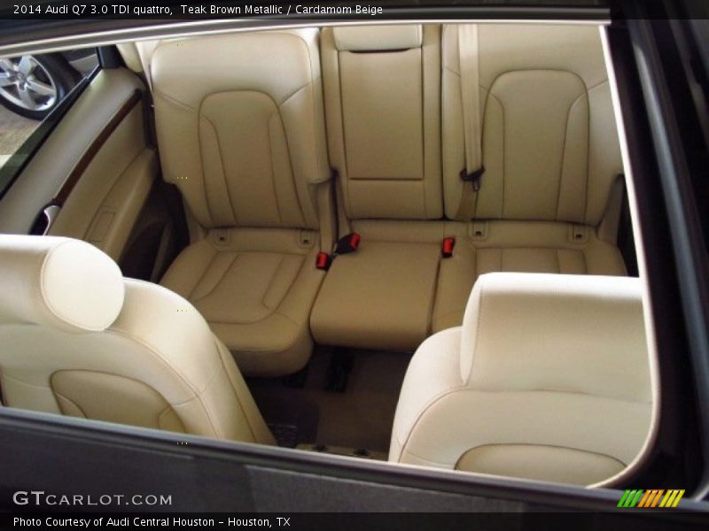Rear Seat of 2014 Q7 3.0 TDI quattro